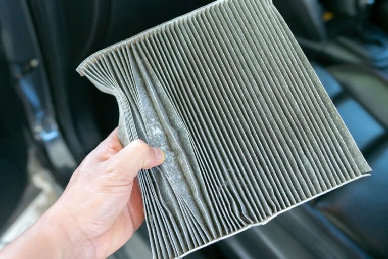 Por que trocar o filtro de ar regularmente é essencial para o desempenho do seu veículo