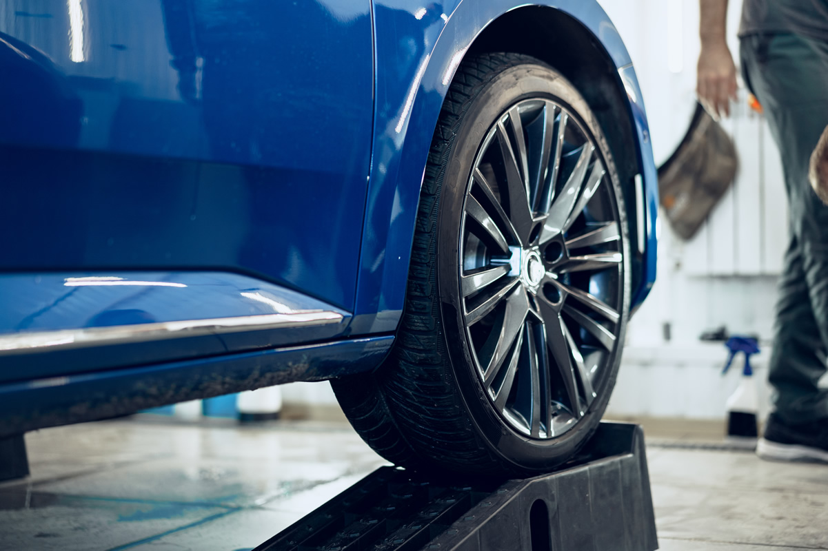 Alinhamento, balanceamento e cambagem: a base para um rodar perfeito