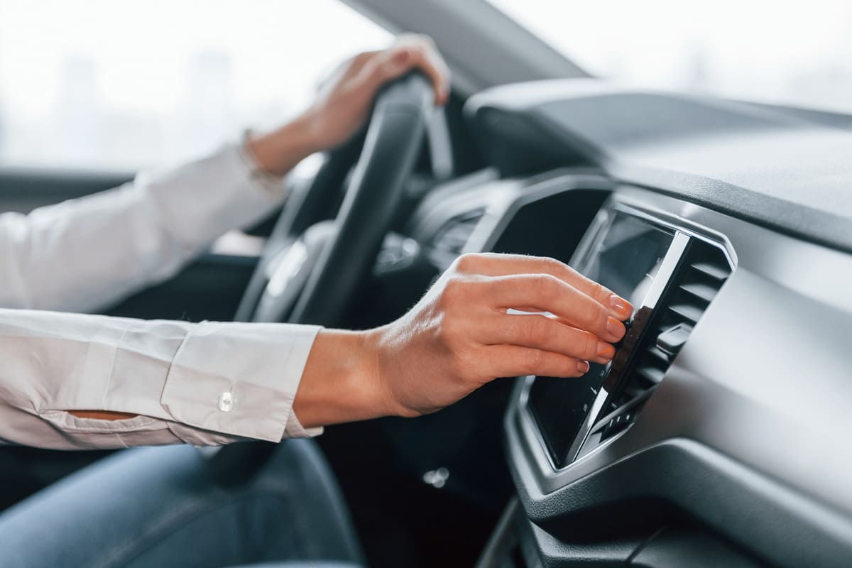 Mau cheiro no ar-condicionado do carro: como resolver?